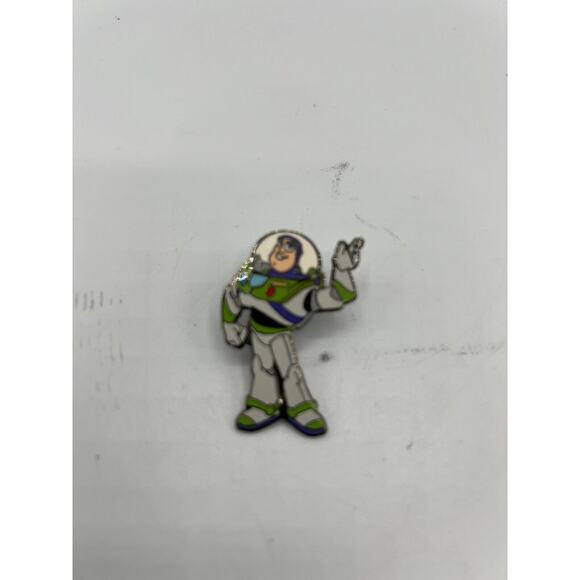 Pixar Cast Toy Story 2 Buzz Light Year Collectors Pin - Picture 2 of 4